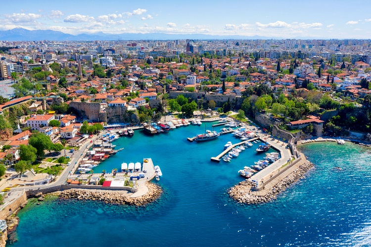 Antalya Harbor, Turkey, taken in April 2019rn' taken in hdr