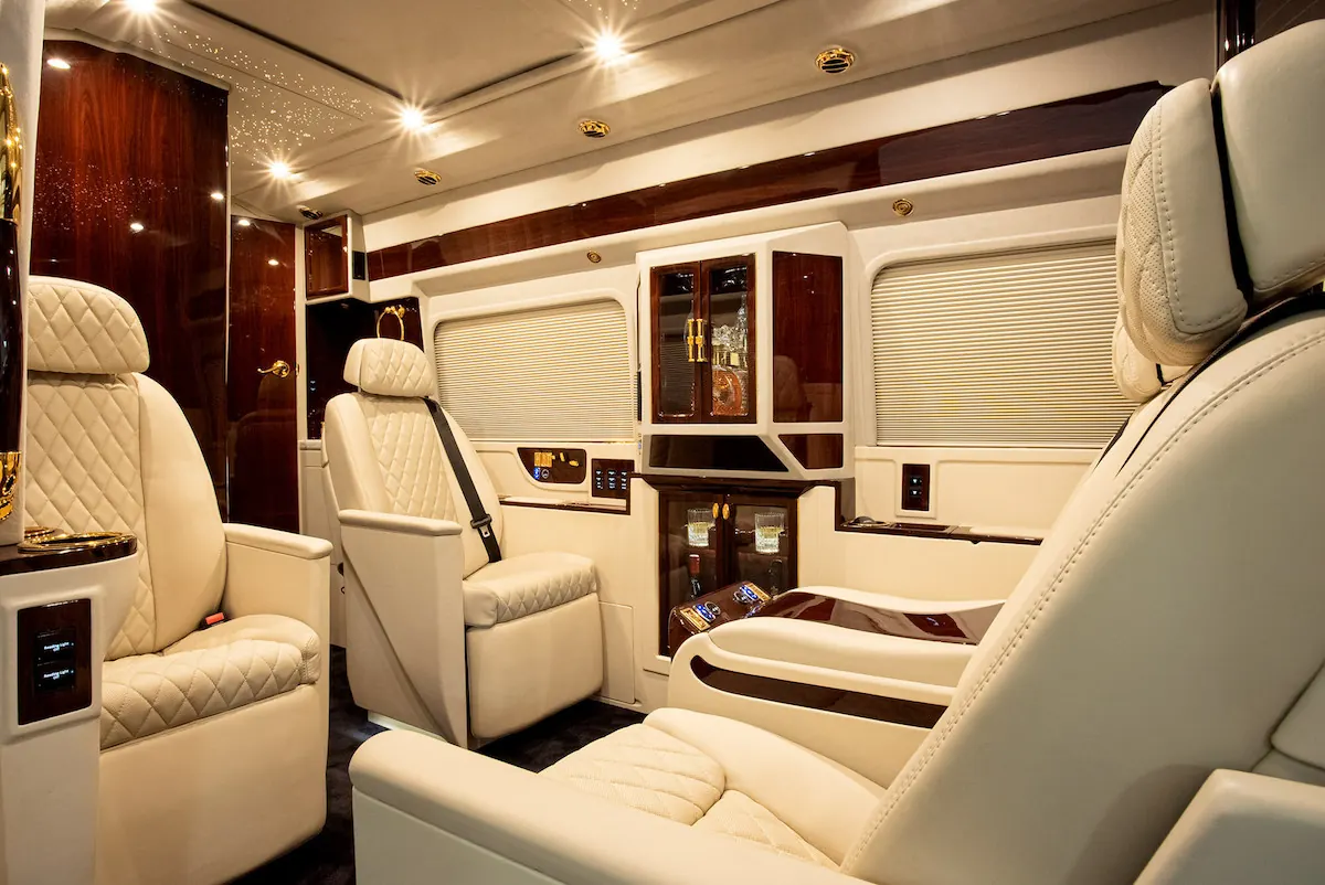 Mercedes Sprinter Ultra Lux — 1